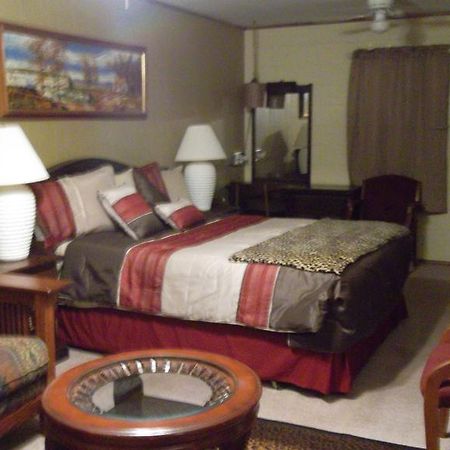 Holiday Motel Кениън Сити Екстериор снимка