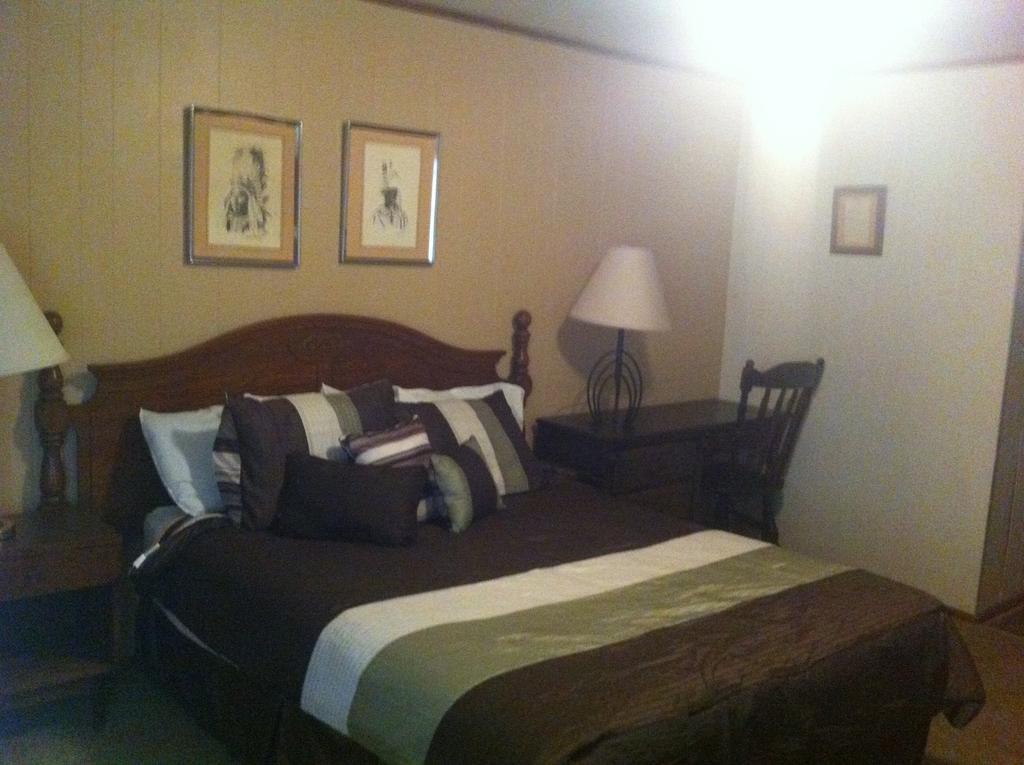 Holiday Motel Кениън Сити Стая снимка