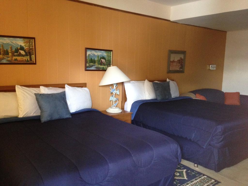 Holiday Motel Кениън Сити Стая снимка