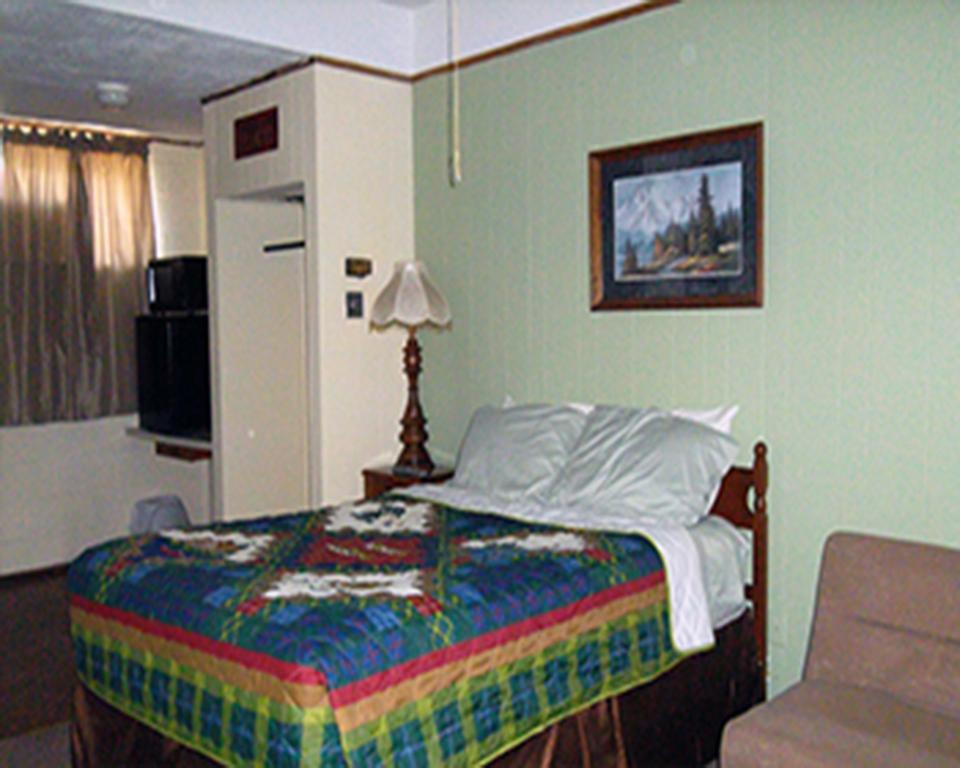 Holiday Motel Кениън Сити Стая снимка